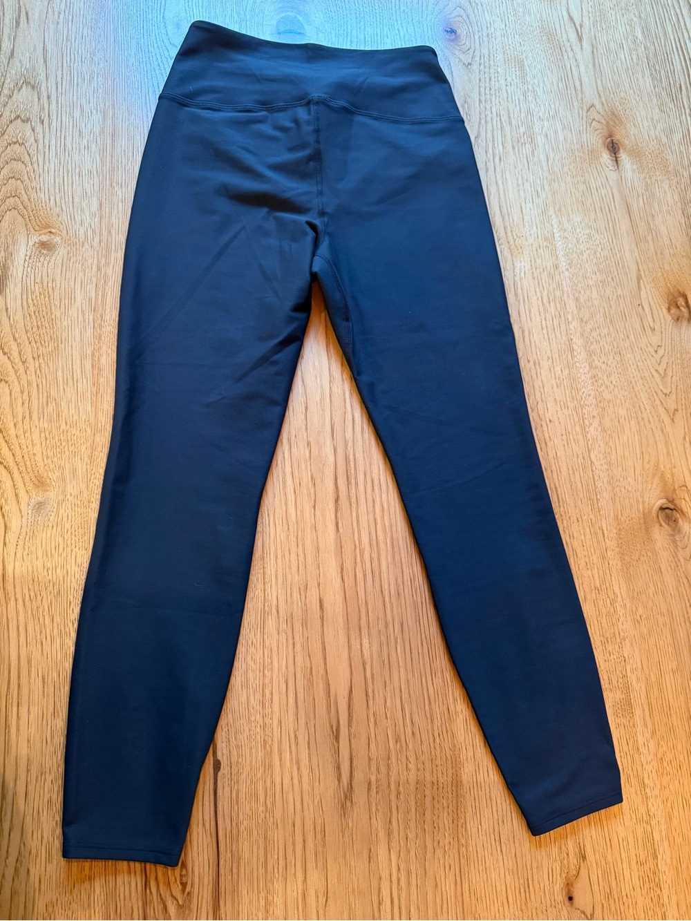 L. L. Bean High Rise Black Leggings. Size M. 50+UPF